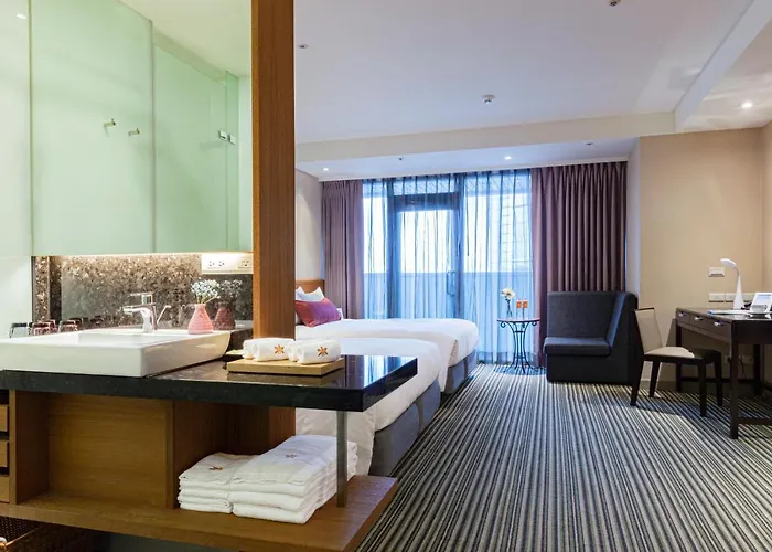 Pacific Business Hotel
